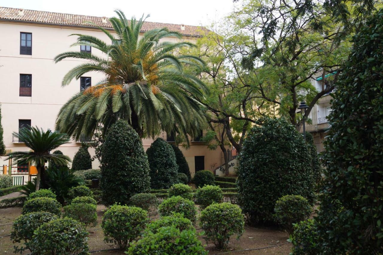 Apartamento Plaza Alfonso XII Málaga Buitenkant foto