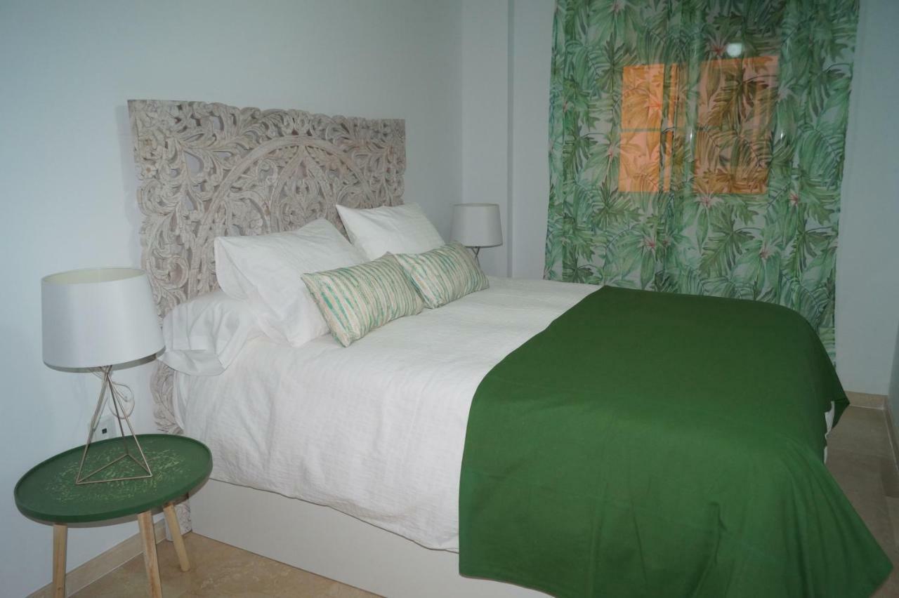 Apartamento Plaza Alfonso XII Málaga Buitenkant foto