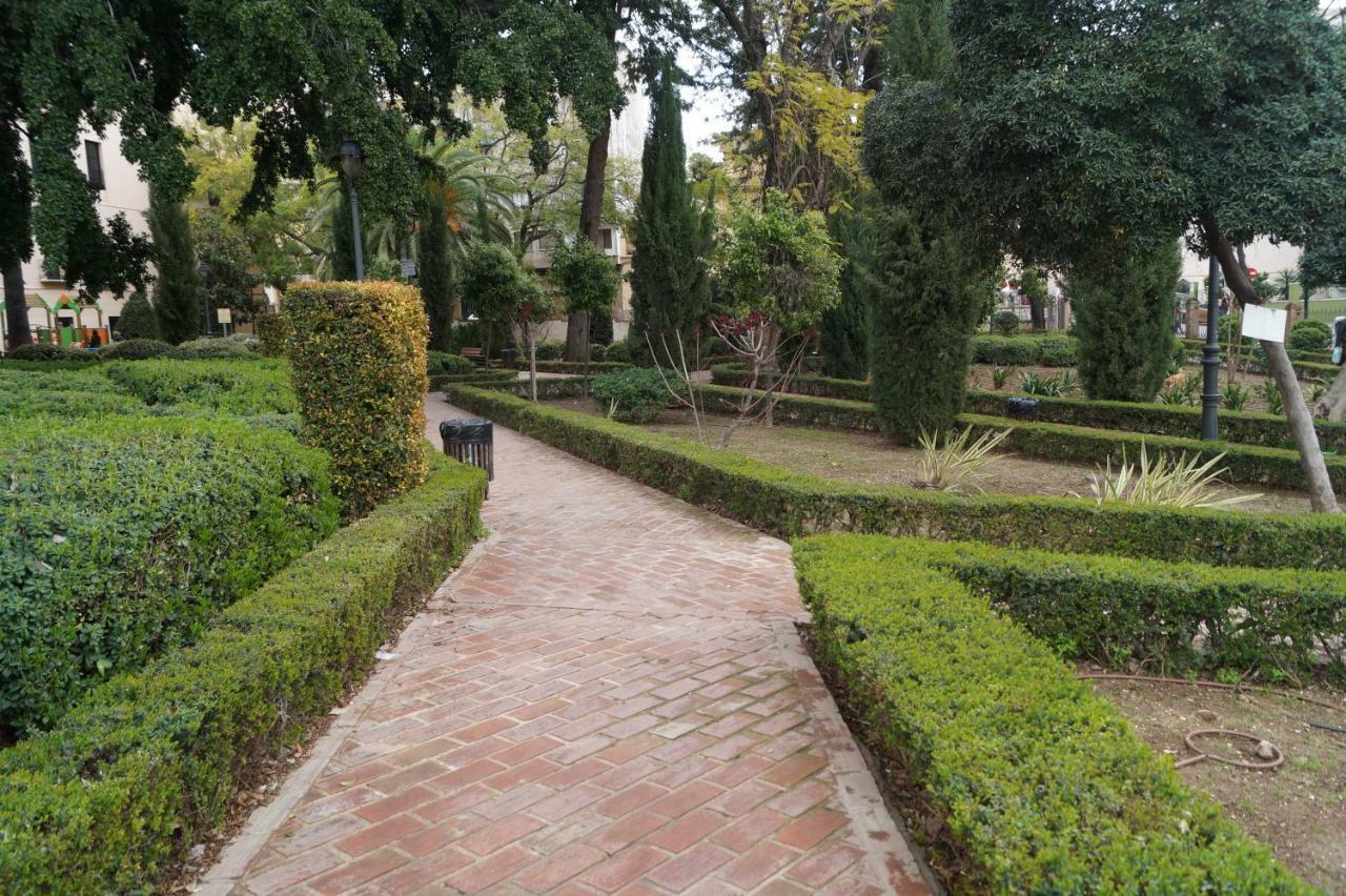 Apartamento Plaza Alfonso XII Málaga Buitenkant foto
